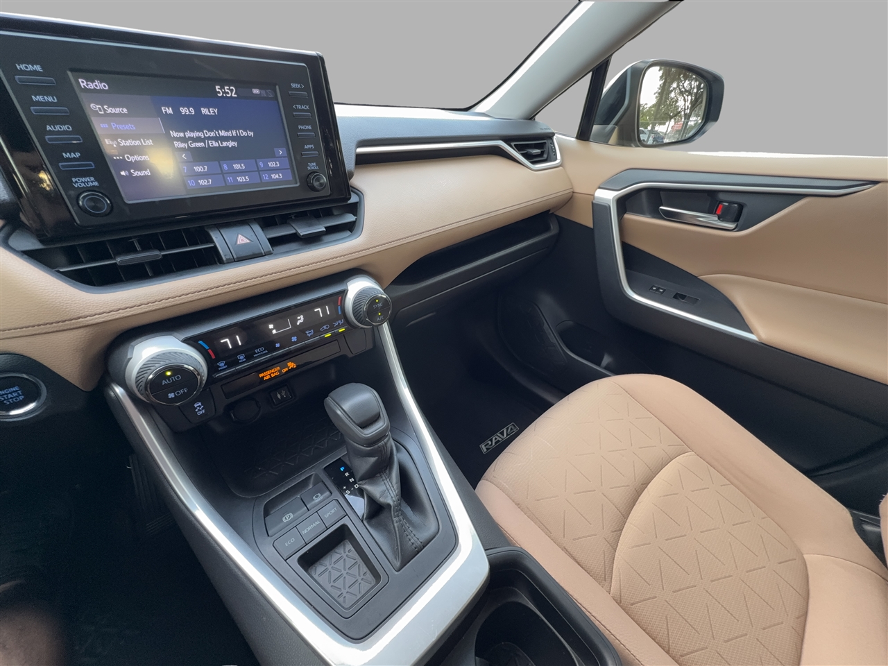 Toyota RAV4 XLE 2019