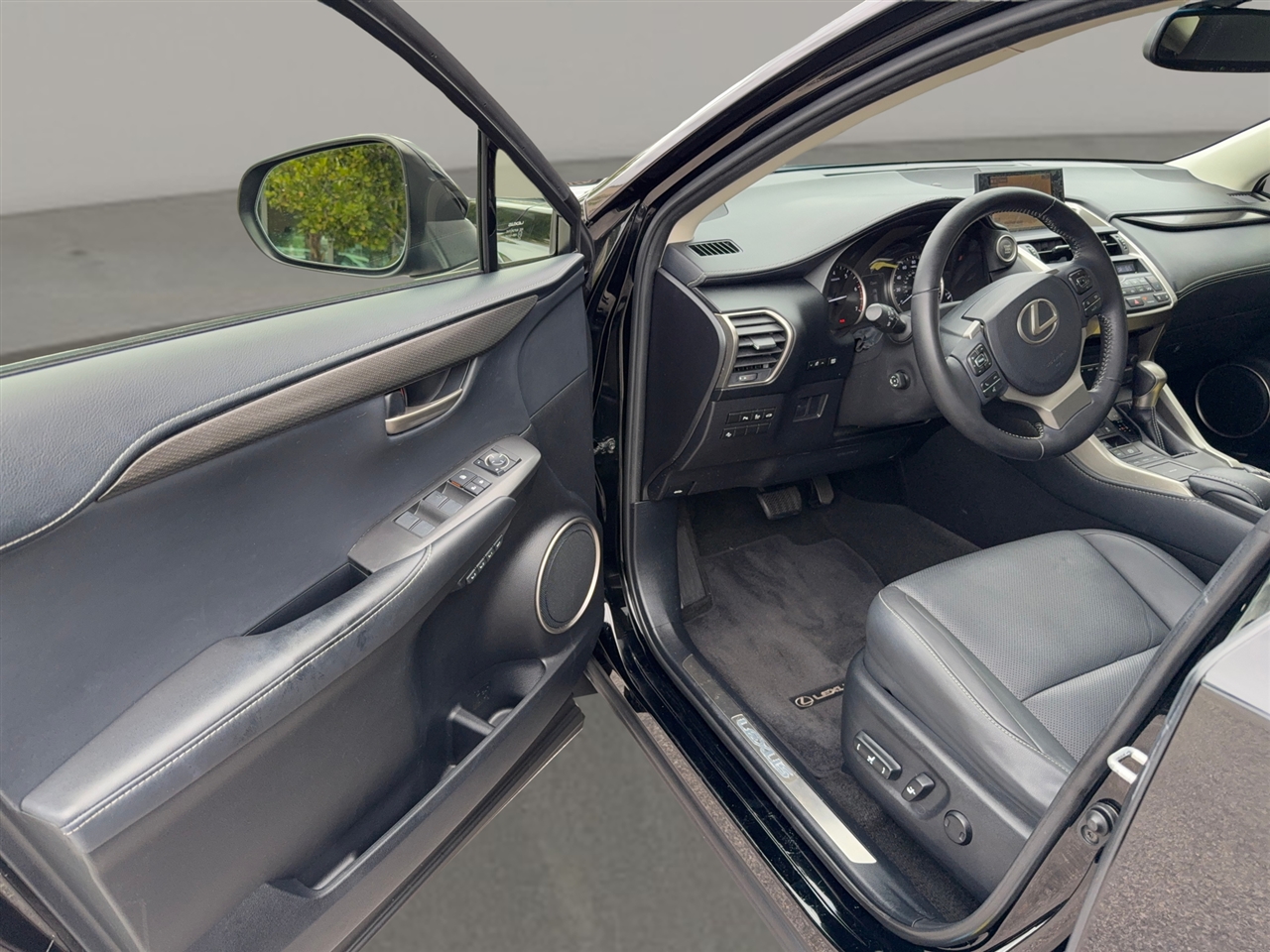 Lexus NX 200t FWD 2016