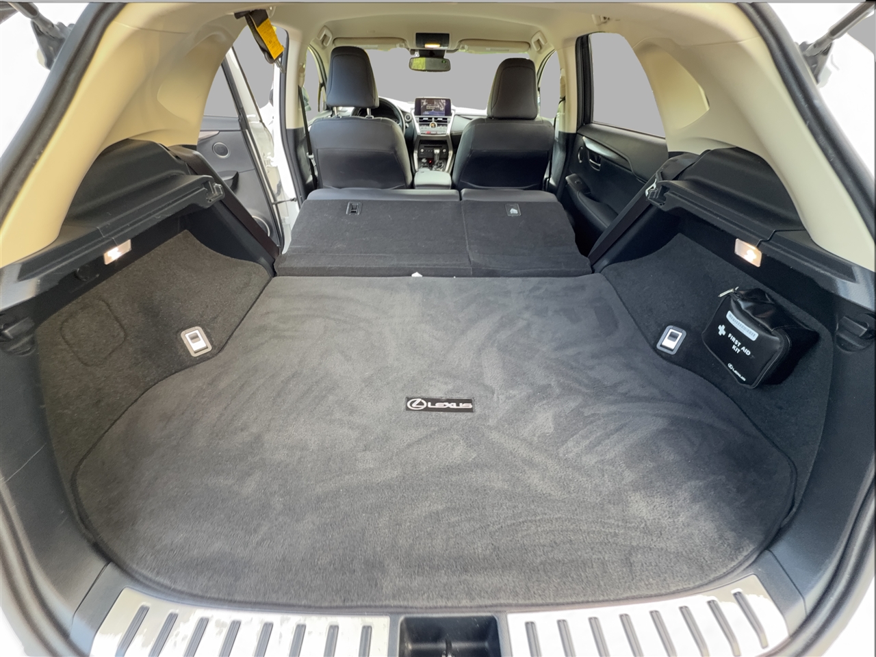 Lexus NX 300h Luxury 2020