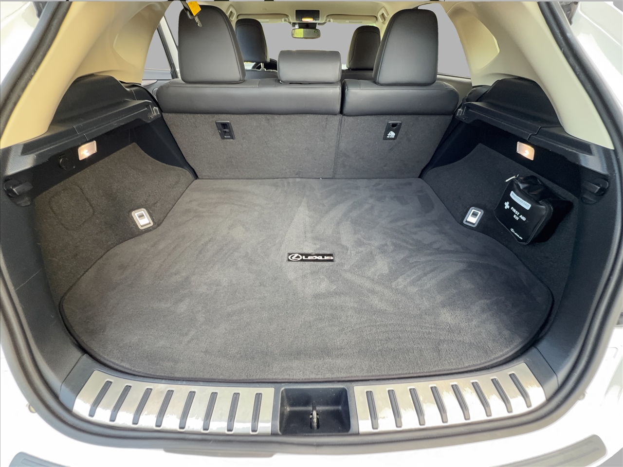 Lexus NX 300h Luxury 2020