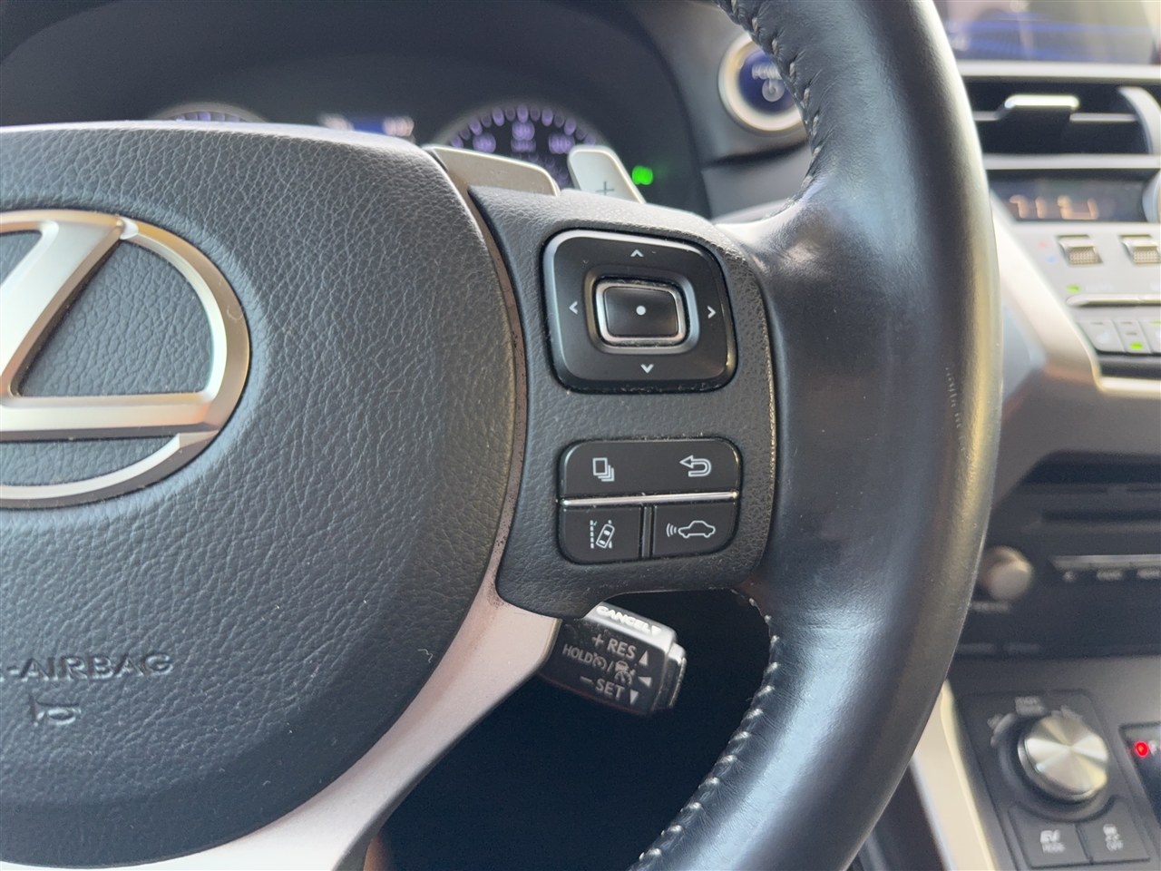 Lexus NX 300h Luxury 2020