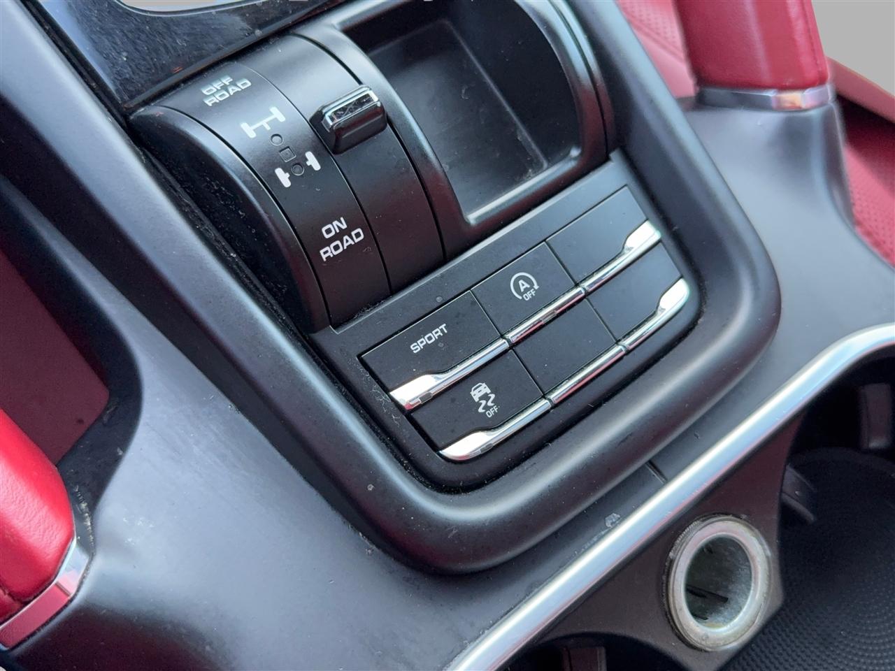 Porsche Cayenne Base 2018