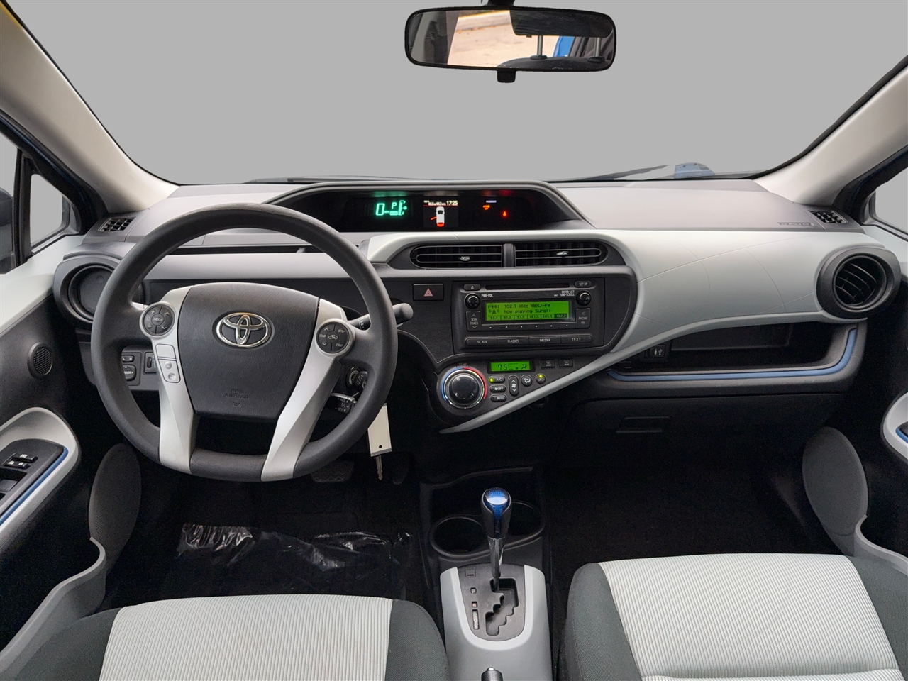 Toyota Prius c Two 2012