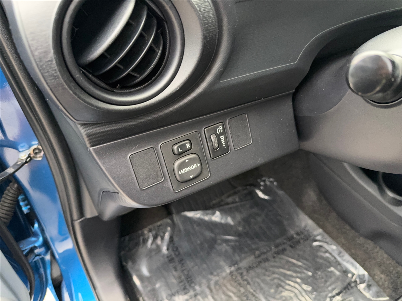 Toyota Prius c Two 2012