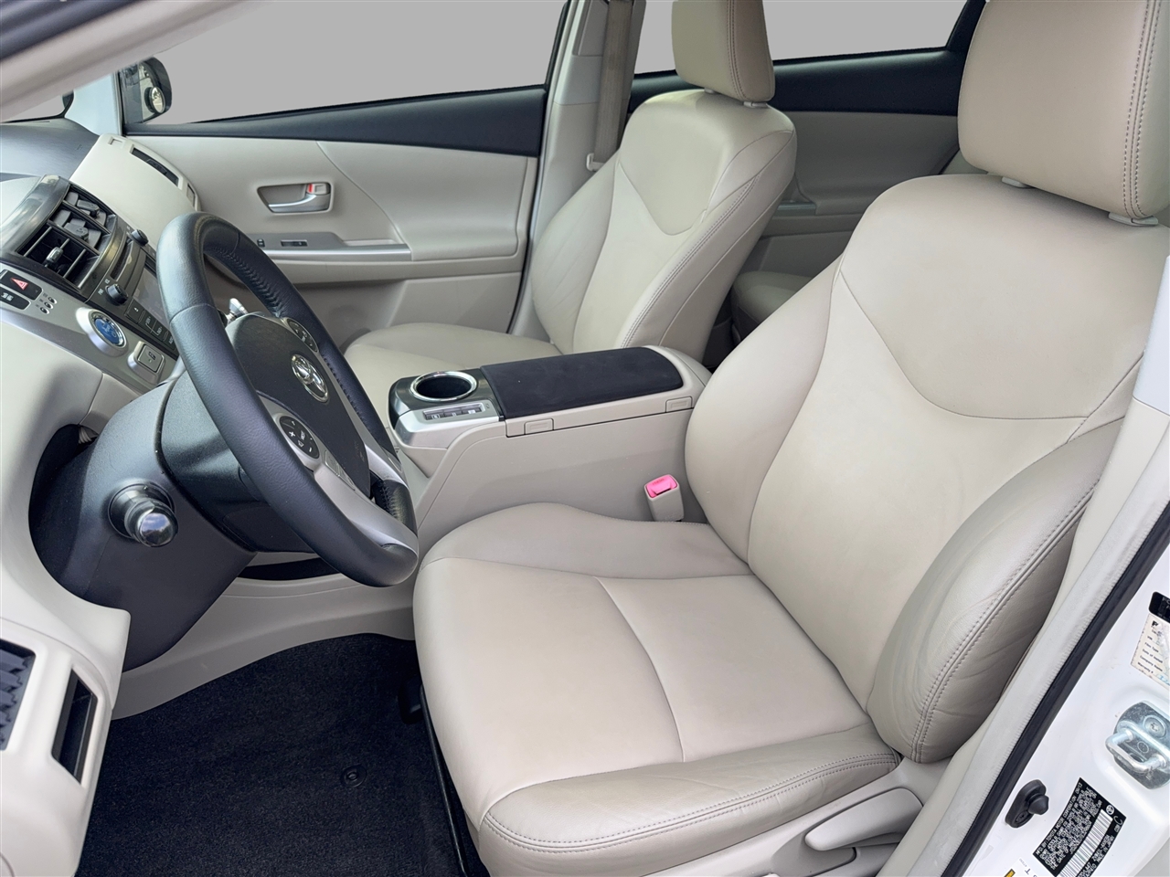 Toyota Prius V Five 2014