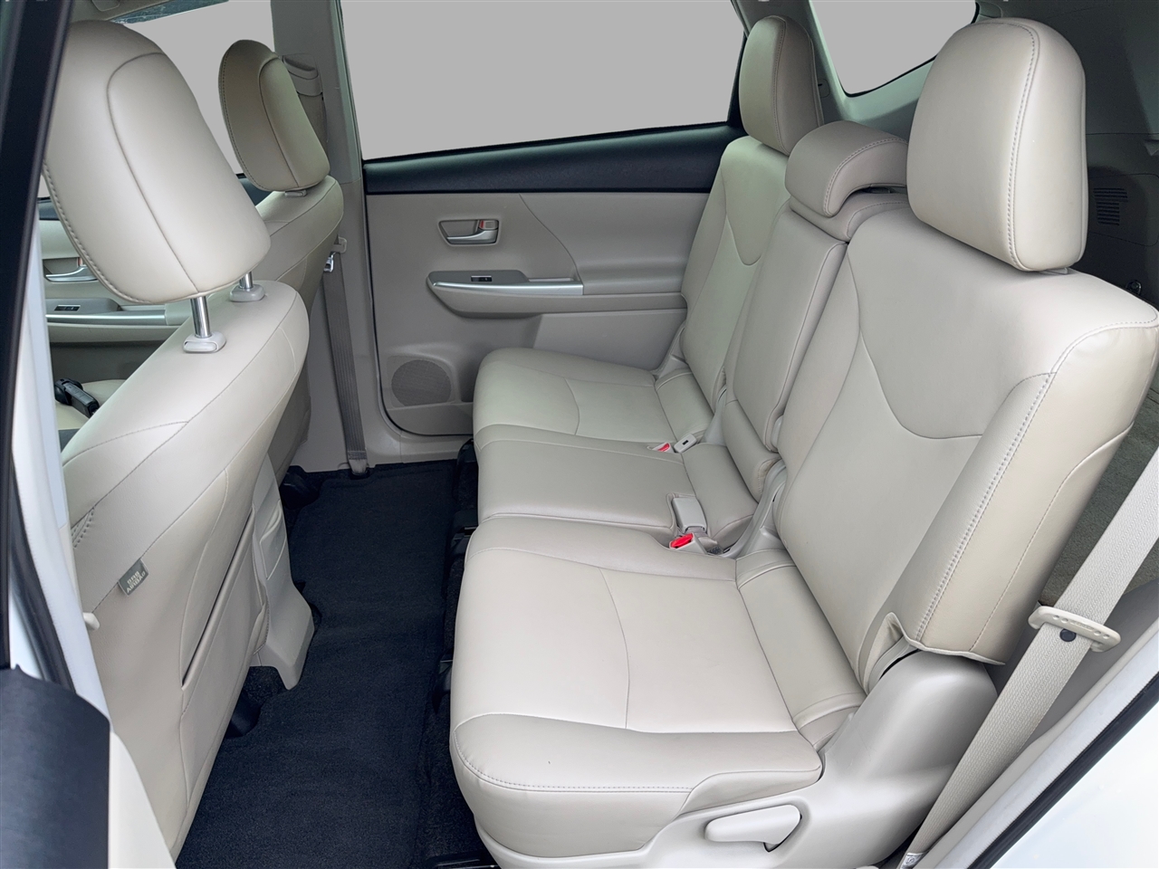 Toyota Prius V Five 2014