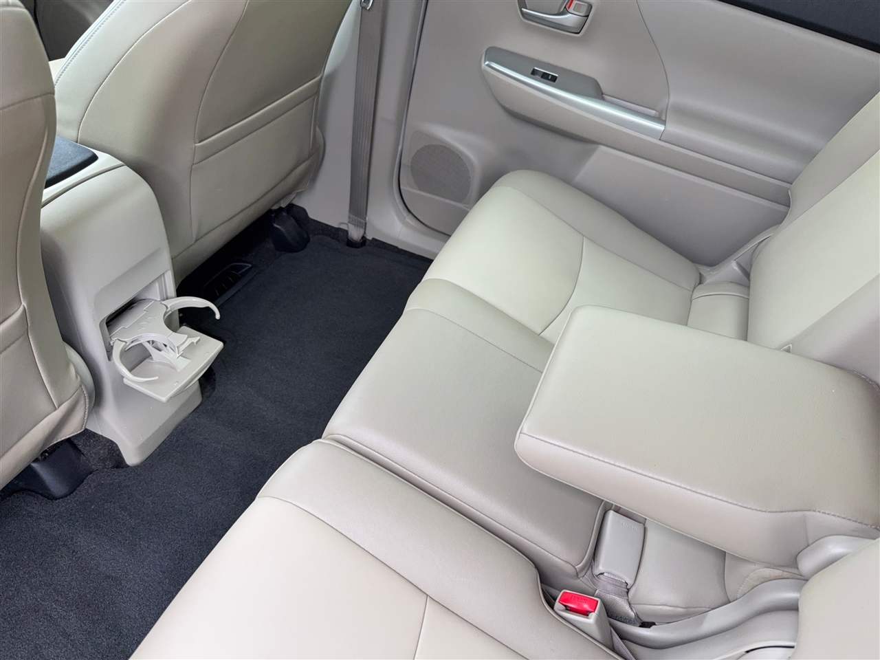 Toyota Prius V Five 2014