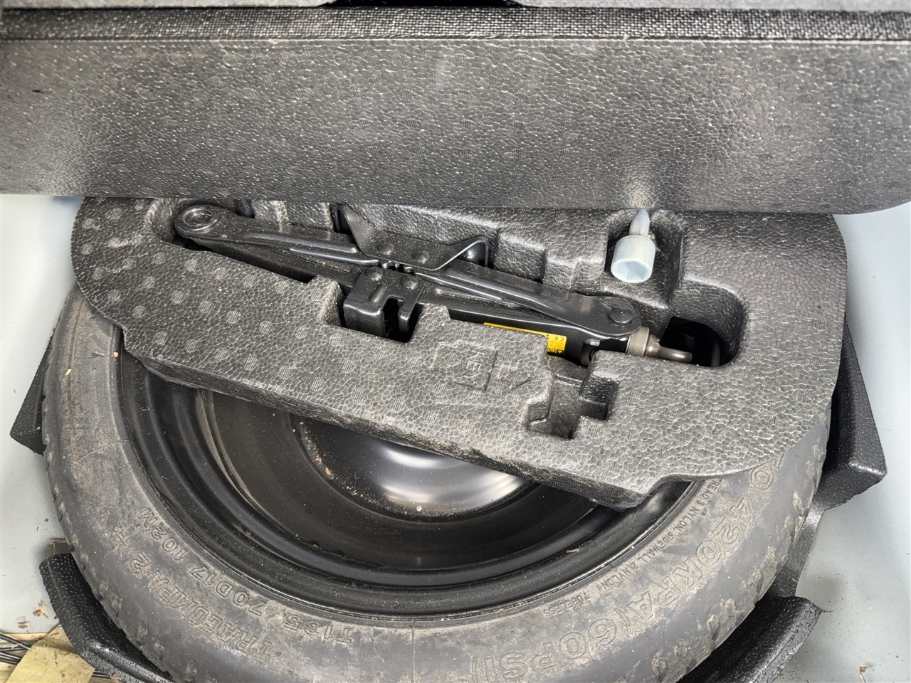 Toyota Prius V Five 2014