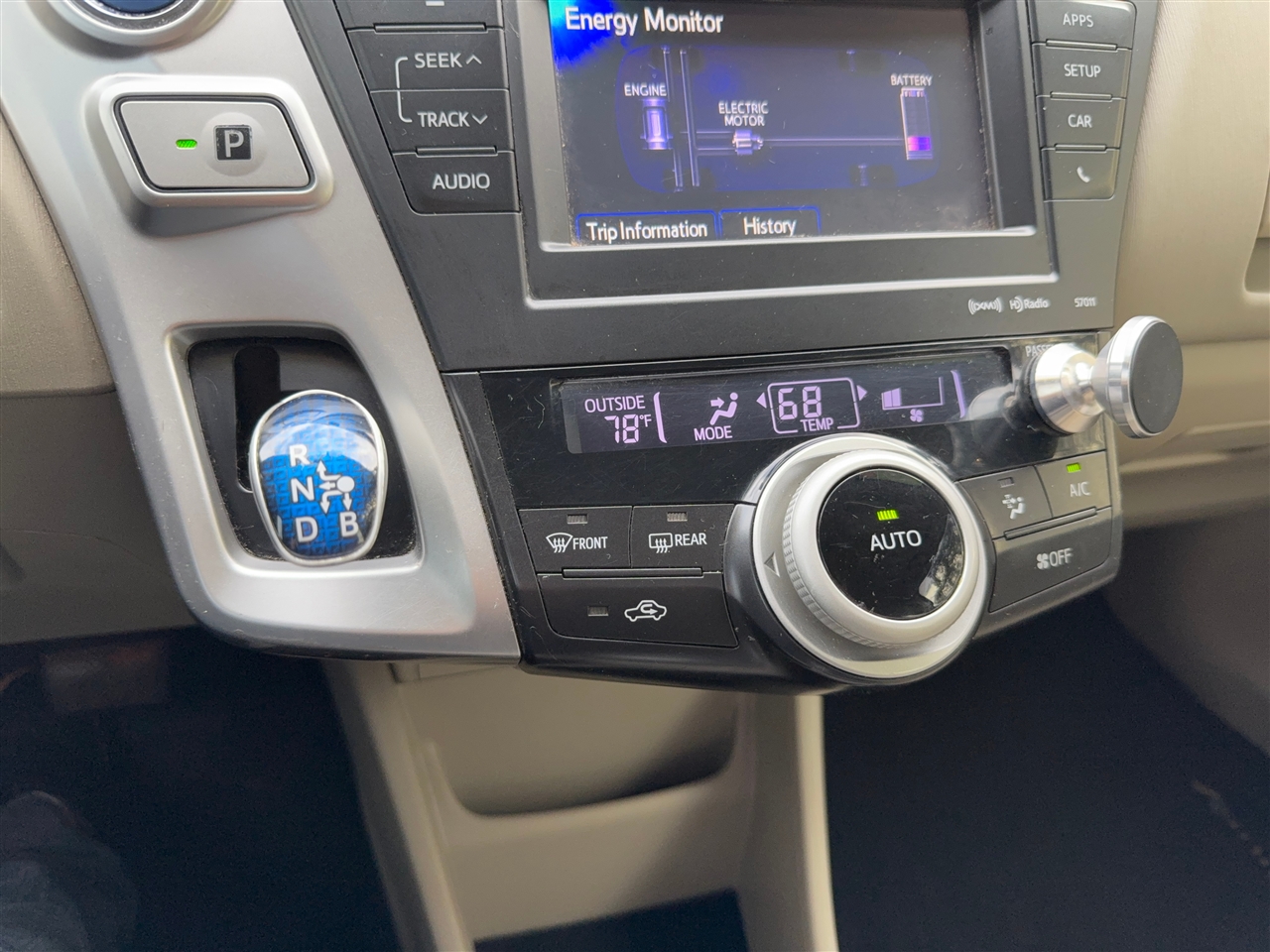 Toyota Prius V Five 2014