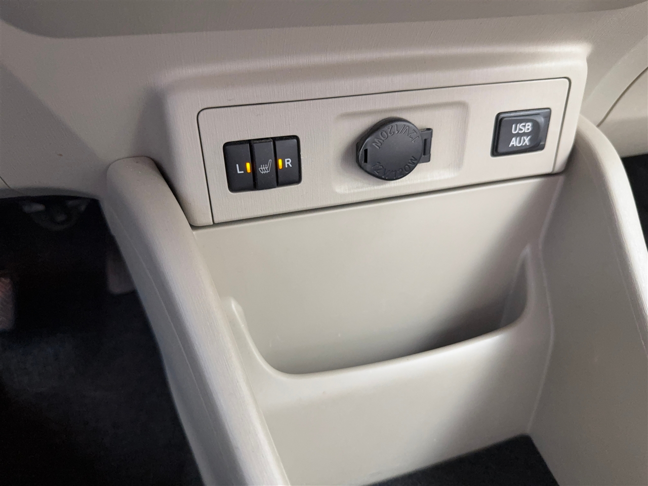 Toyota Prius V Five 2014