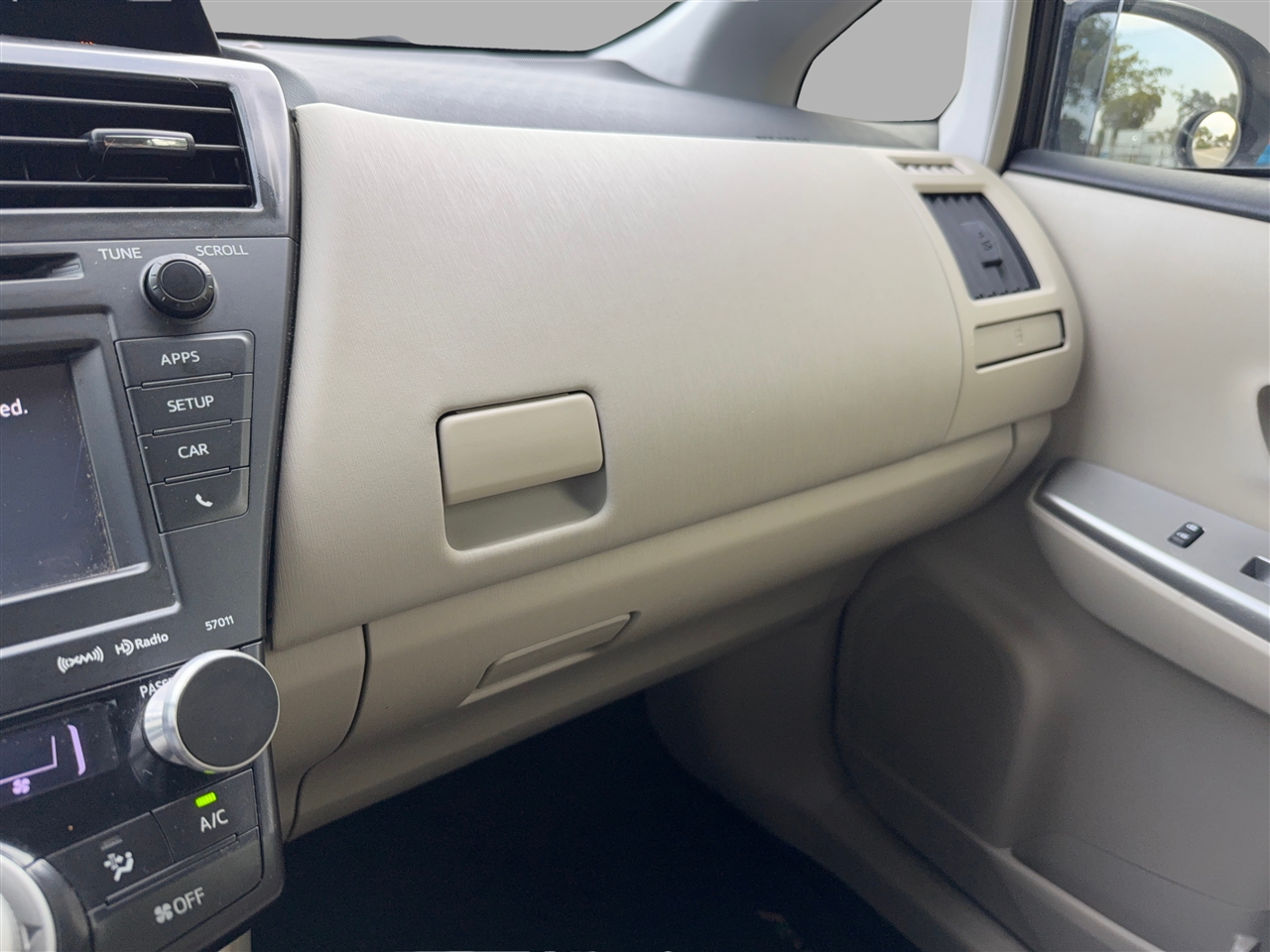 Toyota Prius V Five 2014