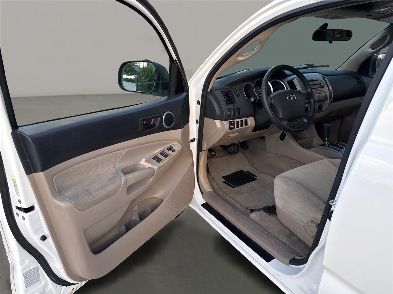 Toyota Tacoma PreRunner Double Cab V6 Auto 2WD 2006