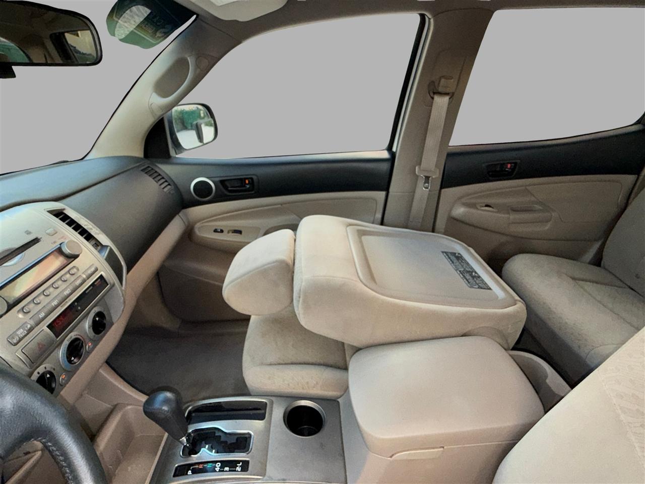 Toyota Tacoma PreRunner Double Cab V6 Auto 2WD 2006