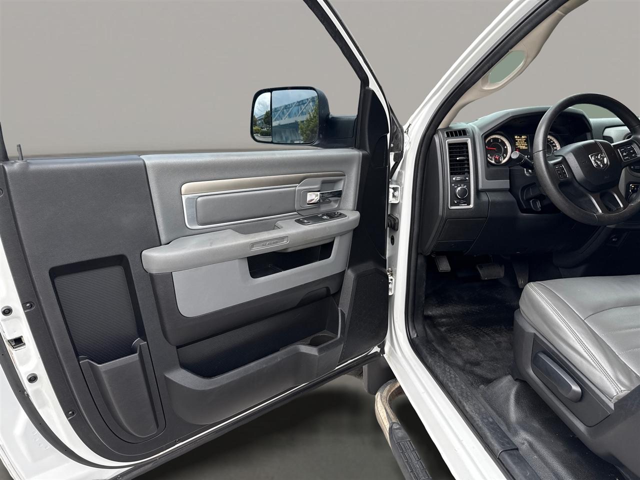 RAM 1500 Tradesman Regular Cab LWB 2WD 2016