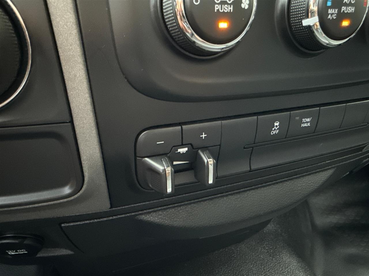RAM 1500 Tradesman Regular Cab LWB 2WD 2016