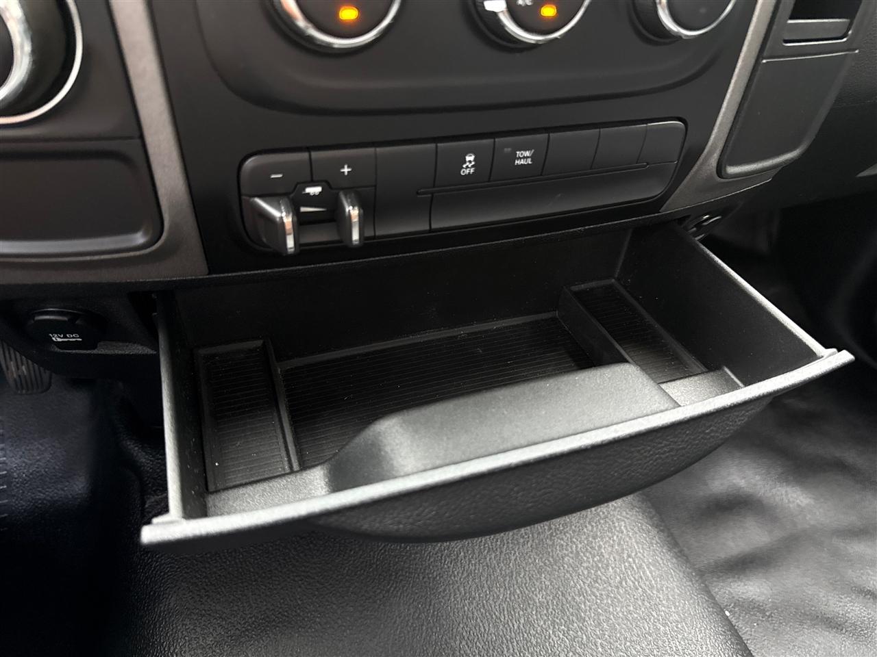 RAM 1500 Tradesman Regular Cab LWB 2WD 2016