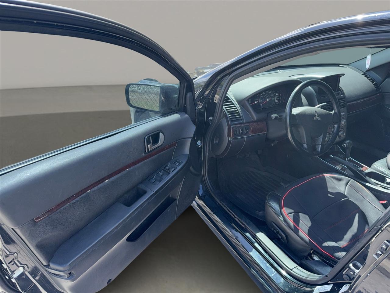 Mitsubishi Galant SE 2012