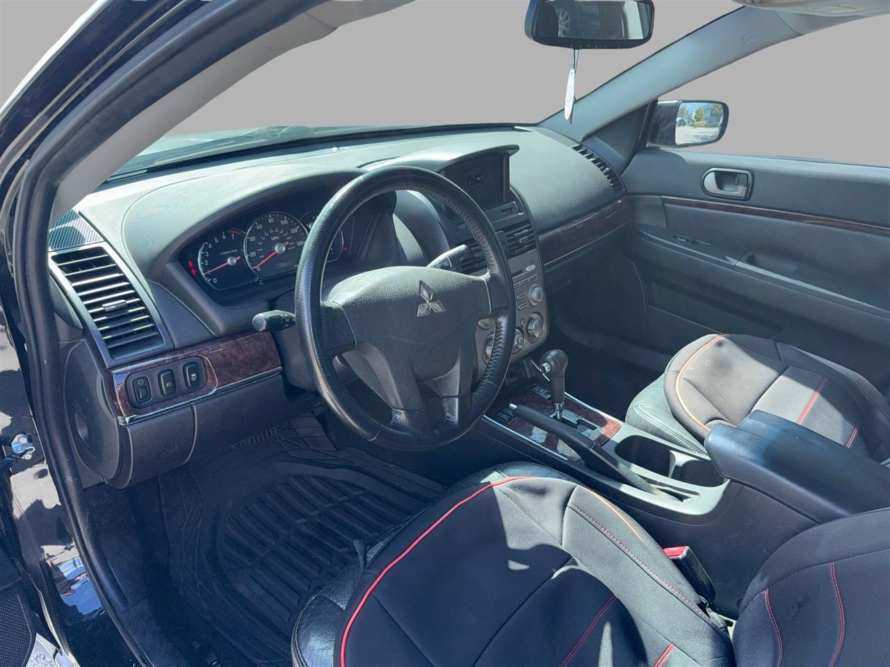 Mitsubishi Galant SE 2012