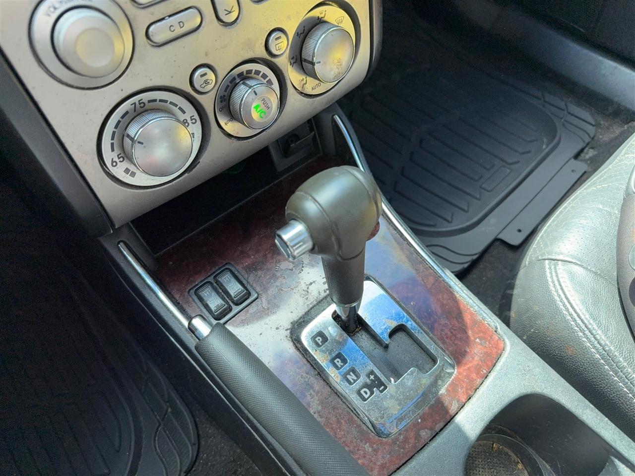 Mitsubishi Galant SE 2012