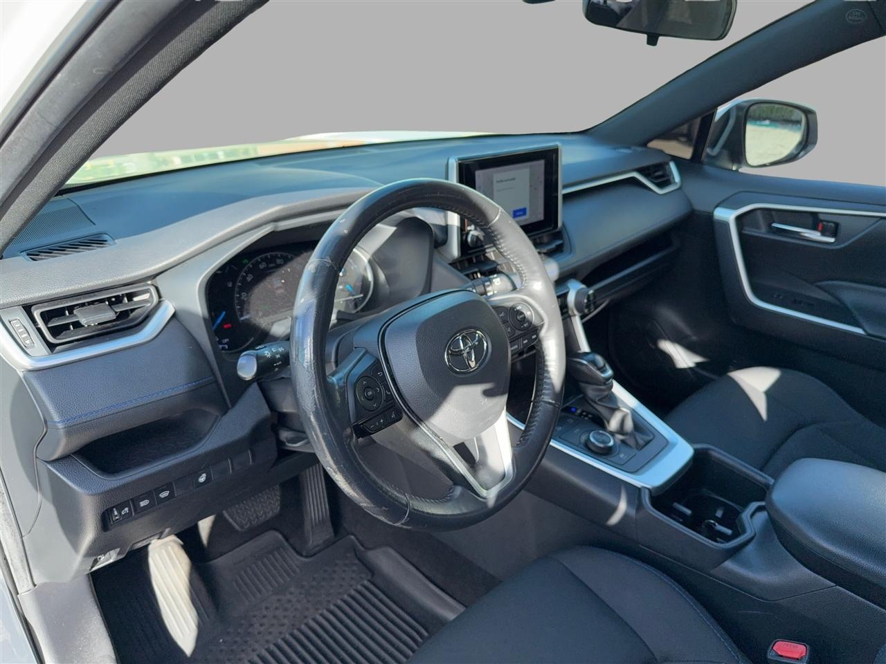 Toyota RAV4 Hybrid SE 2023