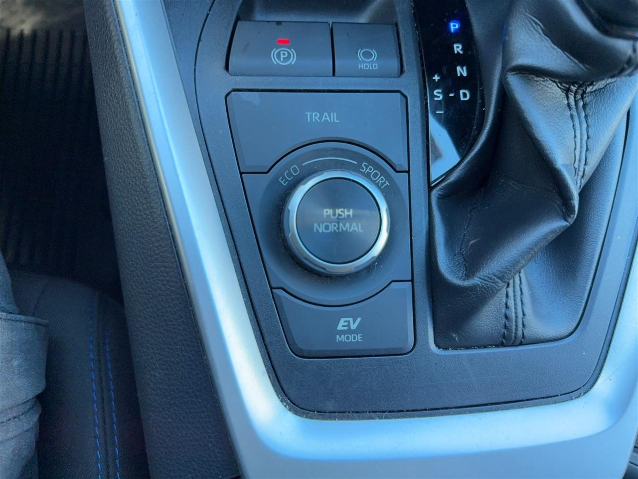 Toyota RAV4 Hybrid SE 2023