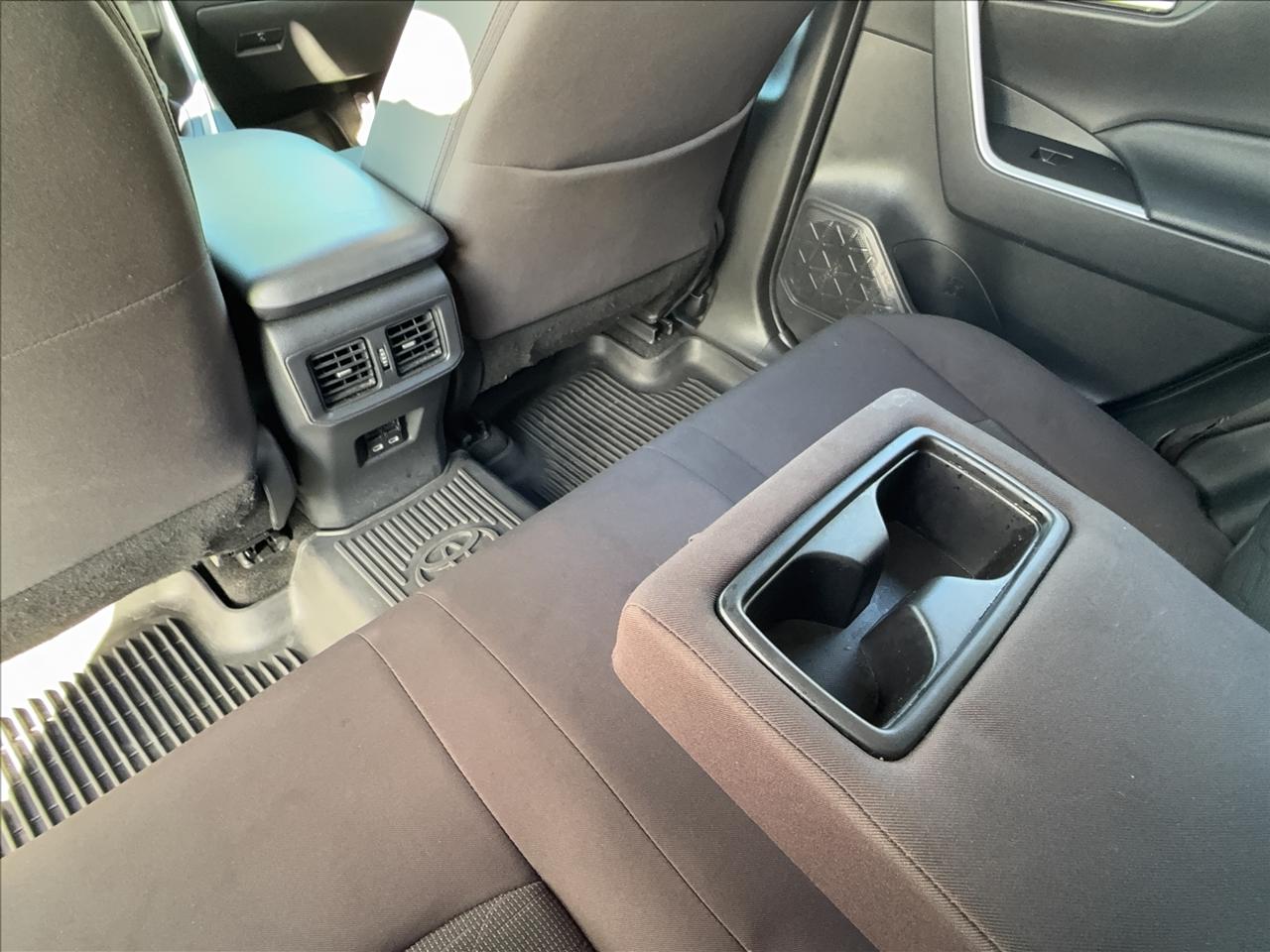 Toyota RAV4 Hybrid SE 2023