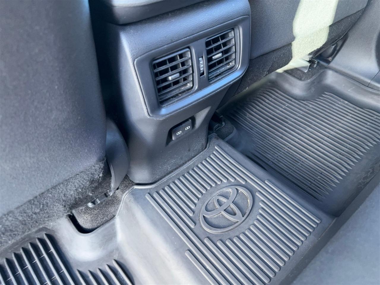 Toyota RAV4 Hybrid SE 2023