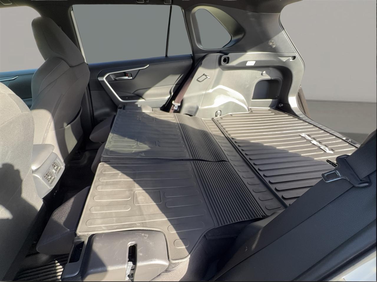 Toyota RAV4 Hybrid SE 2023