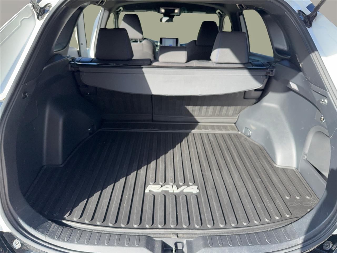 Toyota RAV4 Hybrid SE 2023