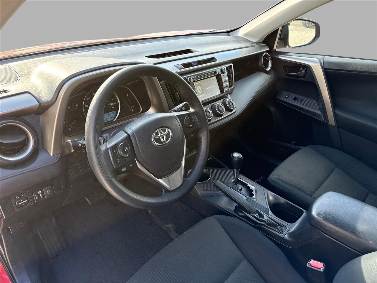 Toyota RAV4 LE FWD 2015