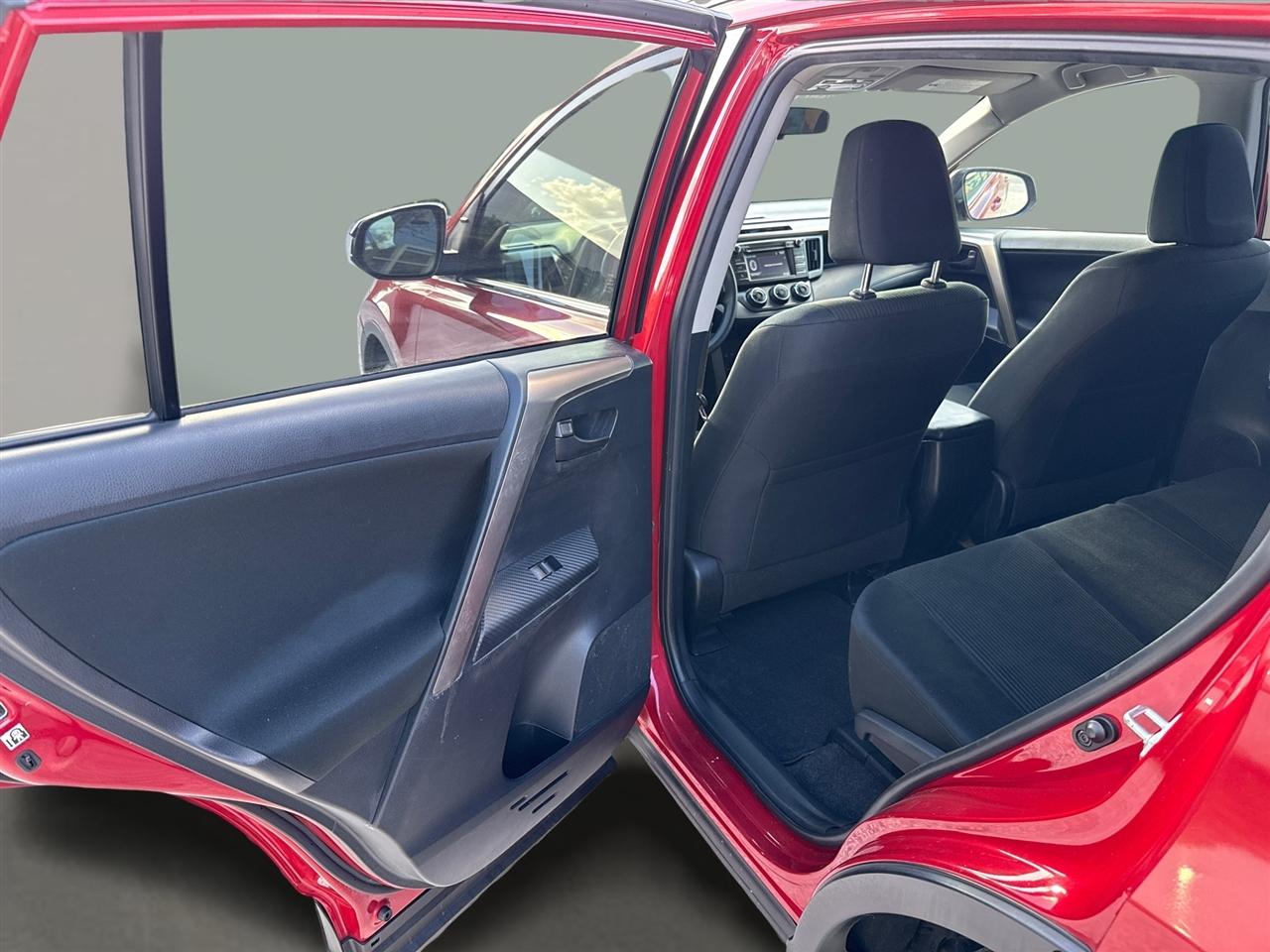 Toyota RAV4 LE FWD 2015