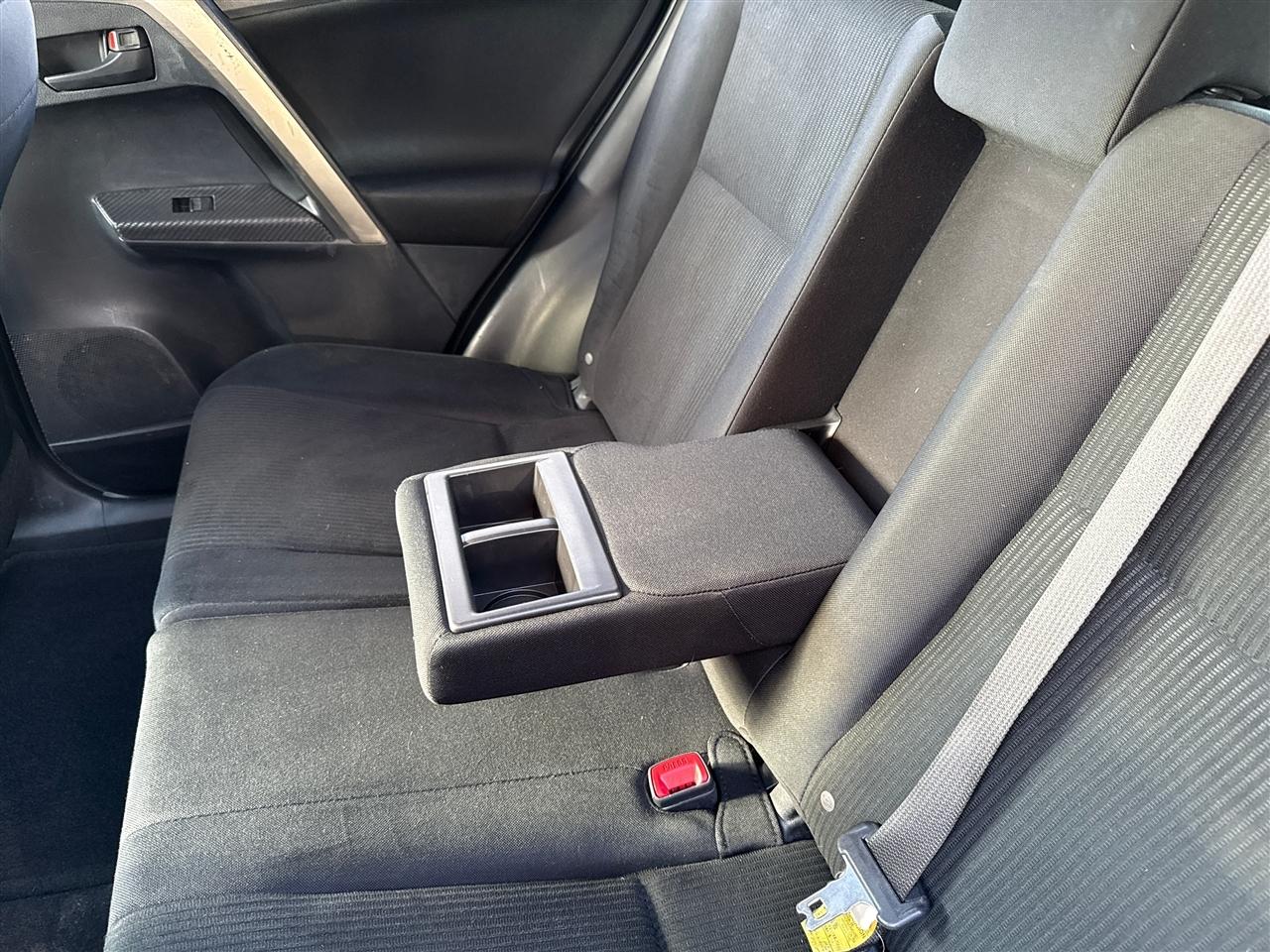 Toyota RAV4 LE FWD 2015