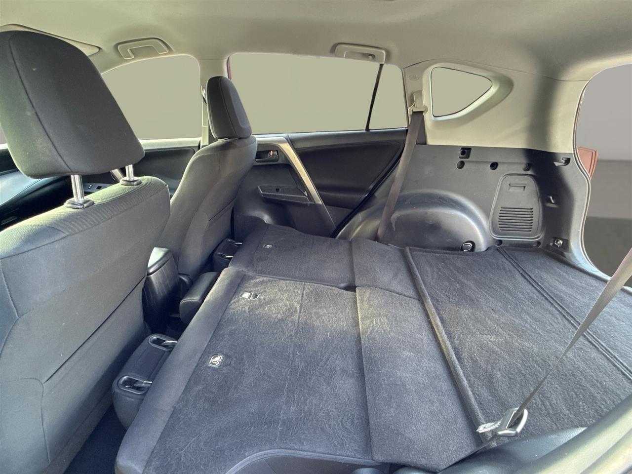 Toyota RAV4 LE FWD 2015
