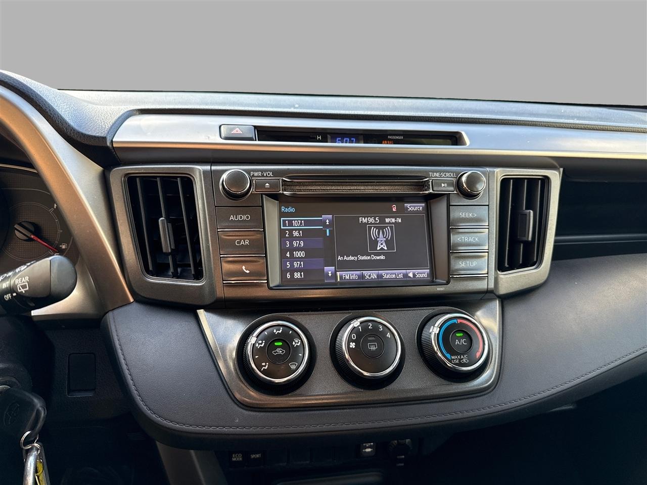 Toyota RAV4 LE FWD 2015
