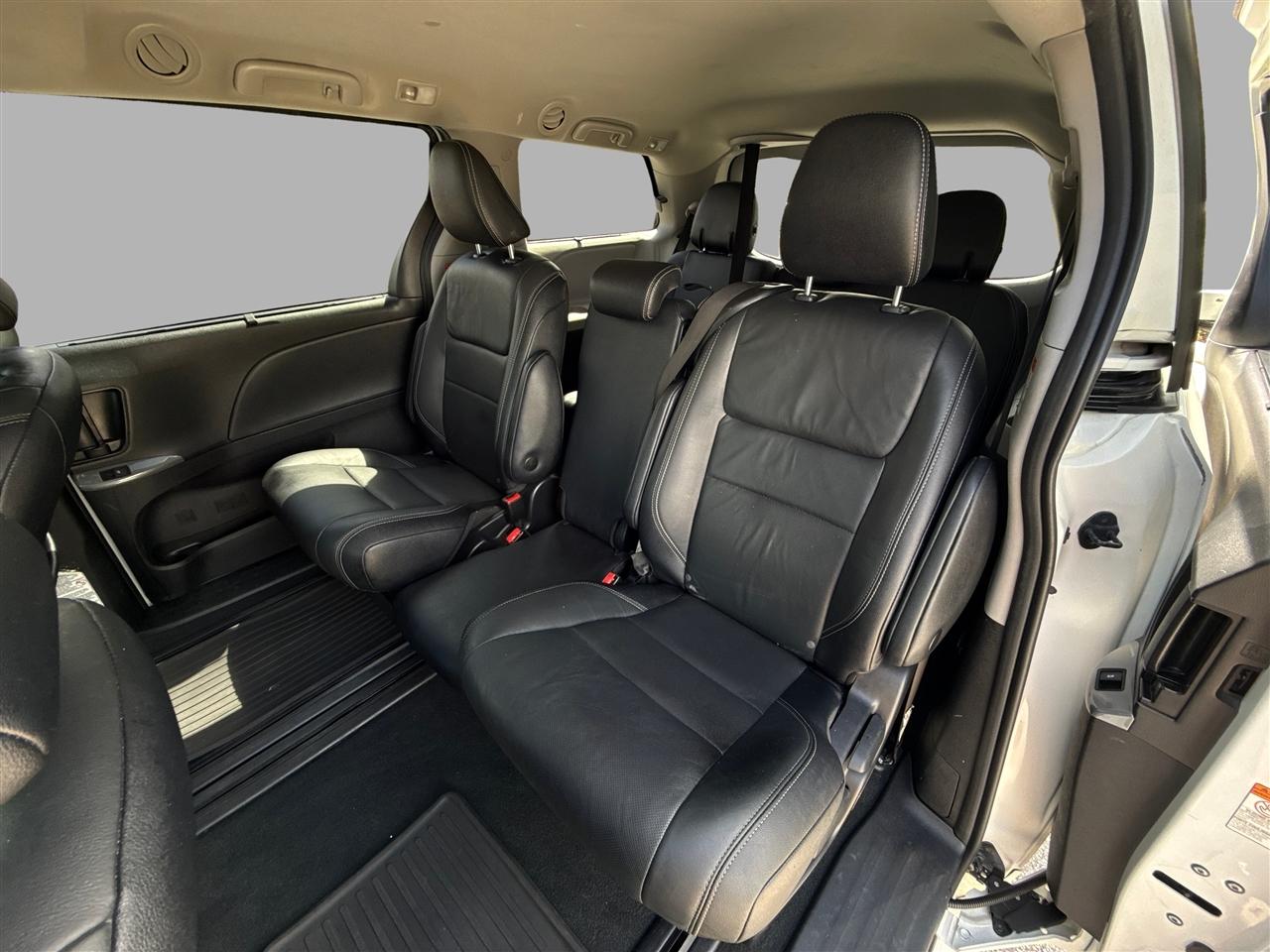 Toyota Sienna  2020