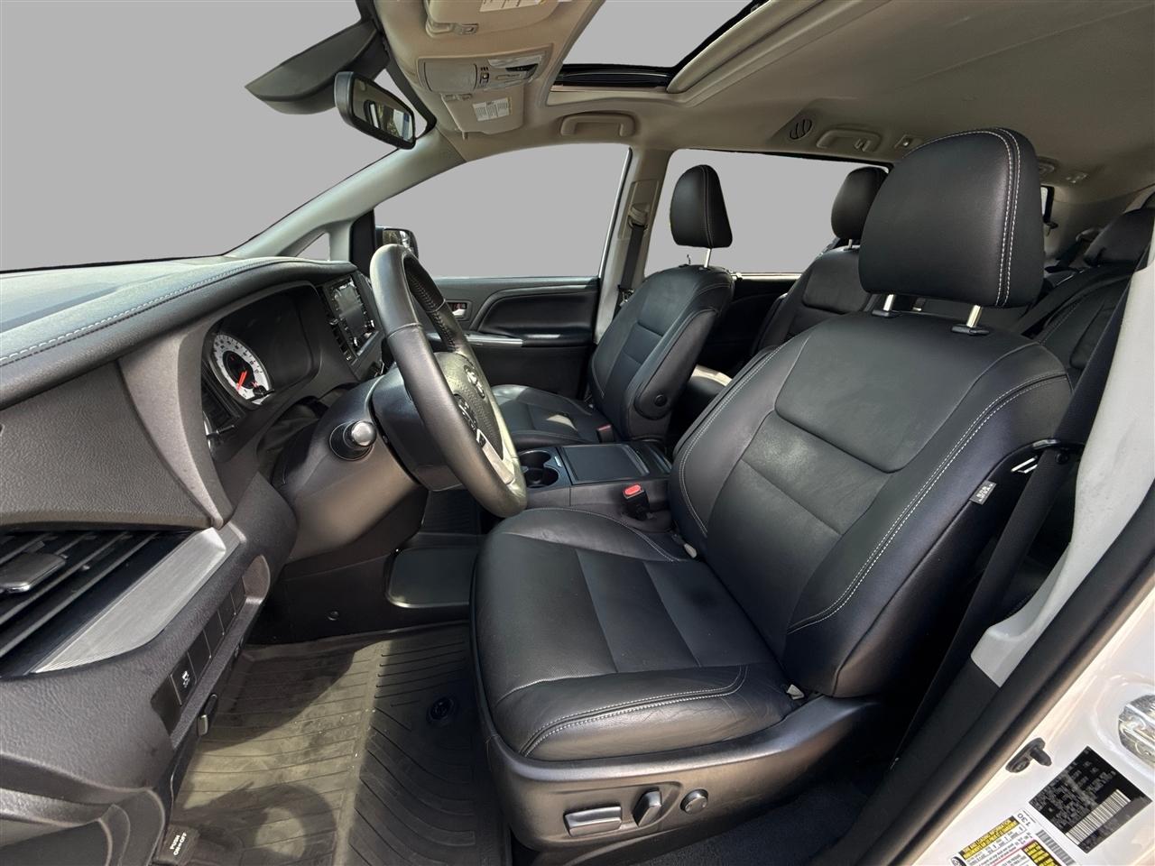 Toyota Sienna SE Premium FWD 8-Passenger (Natl) 2020