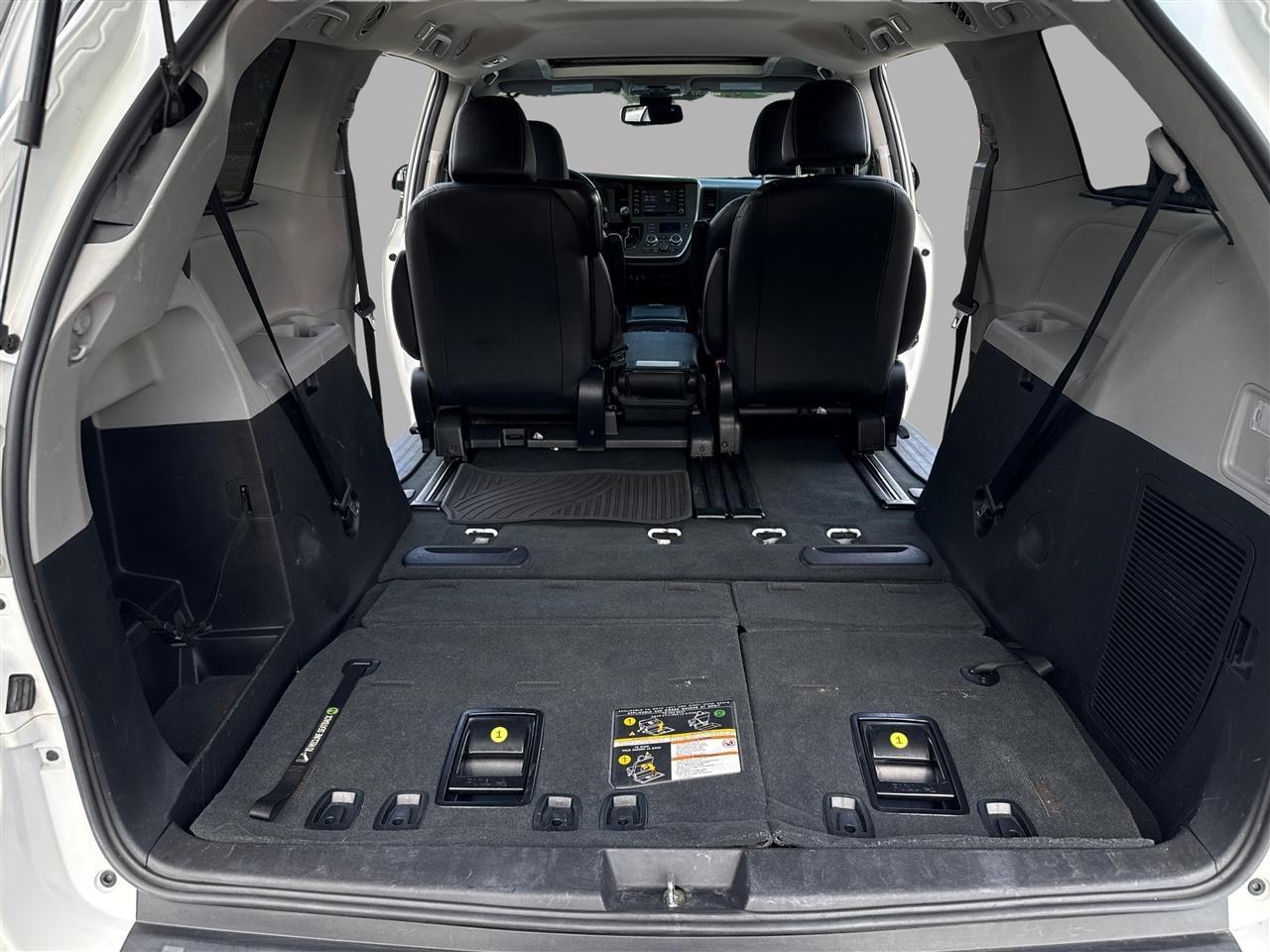 Toyota Sienna SE Premium FWD 8-Passenger (Natl) 2020