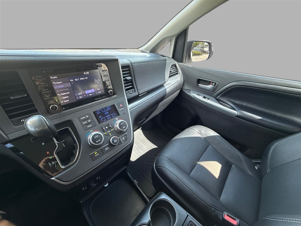 Toyota Sienna SE Premium FWD 8-Passenger (Natl) 2020