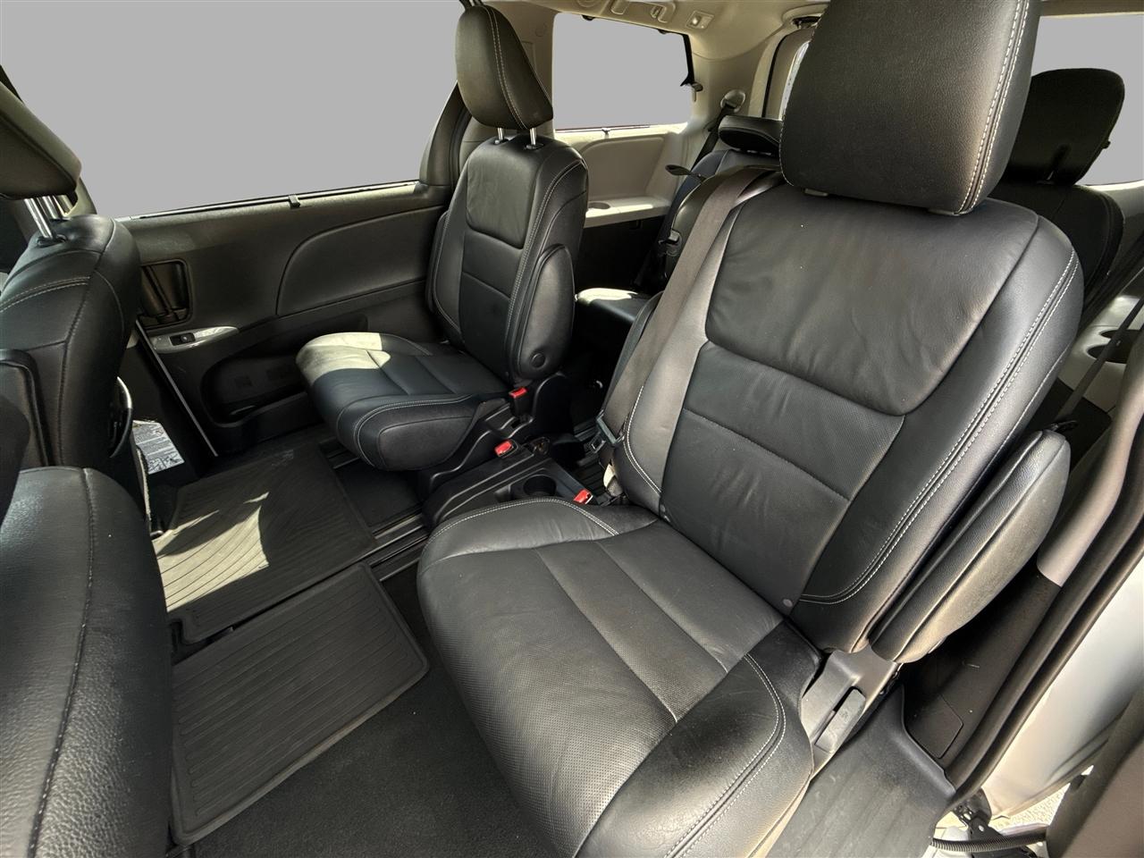 Toyota Sienna SE Premium FWD 8-Passenger (Natl) 2020