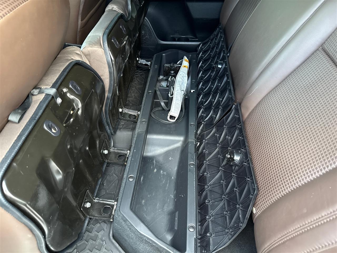 Toyota Tacoma Limited Double Cab V6 6AT 4WD 2017