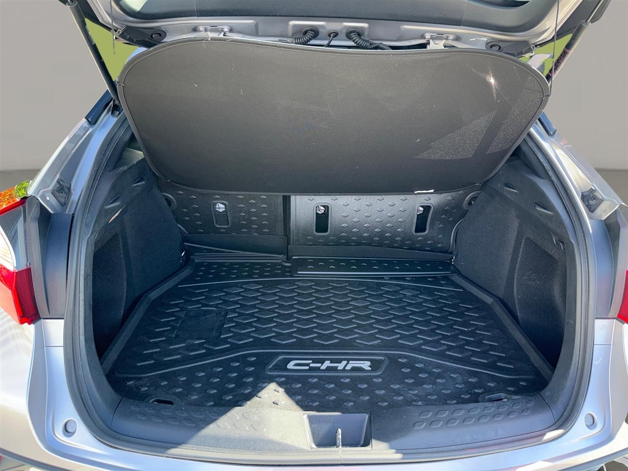 Toyota C-HR LE 2020