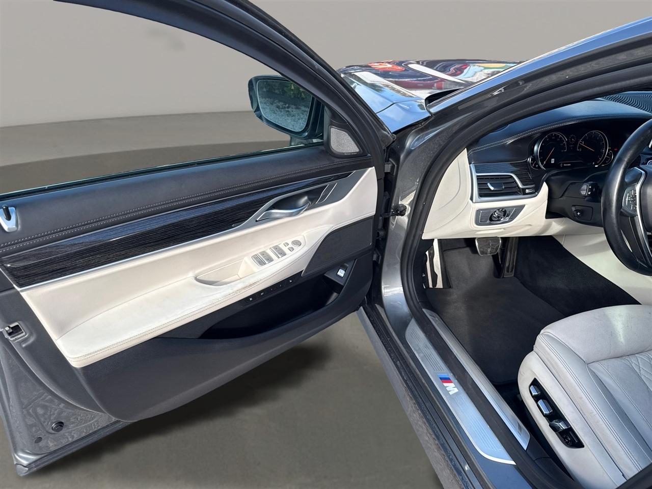 2019 BMW 740i - $24,000