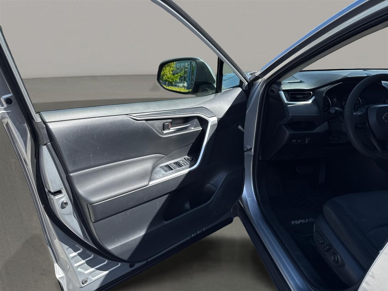 2020 Toyota RAV4 - $22,000