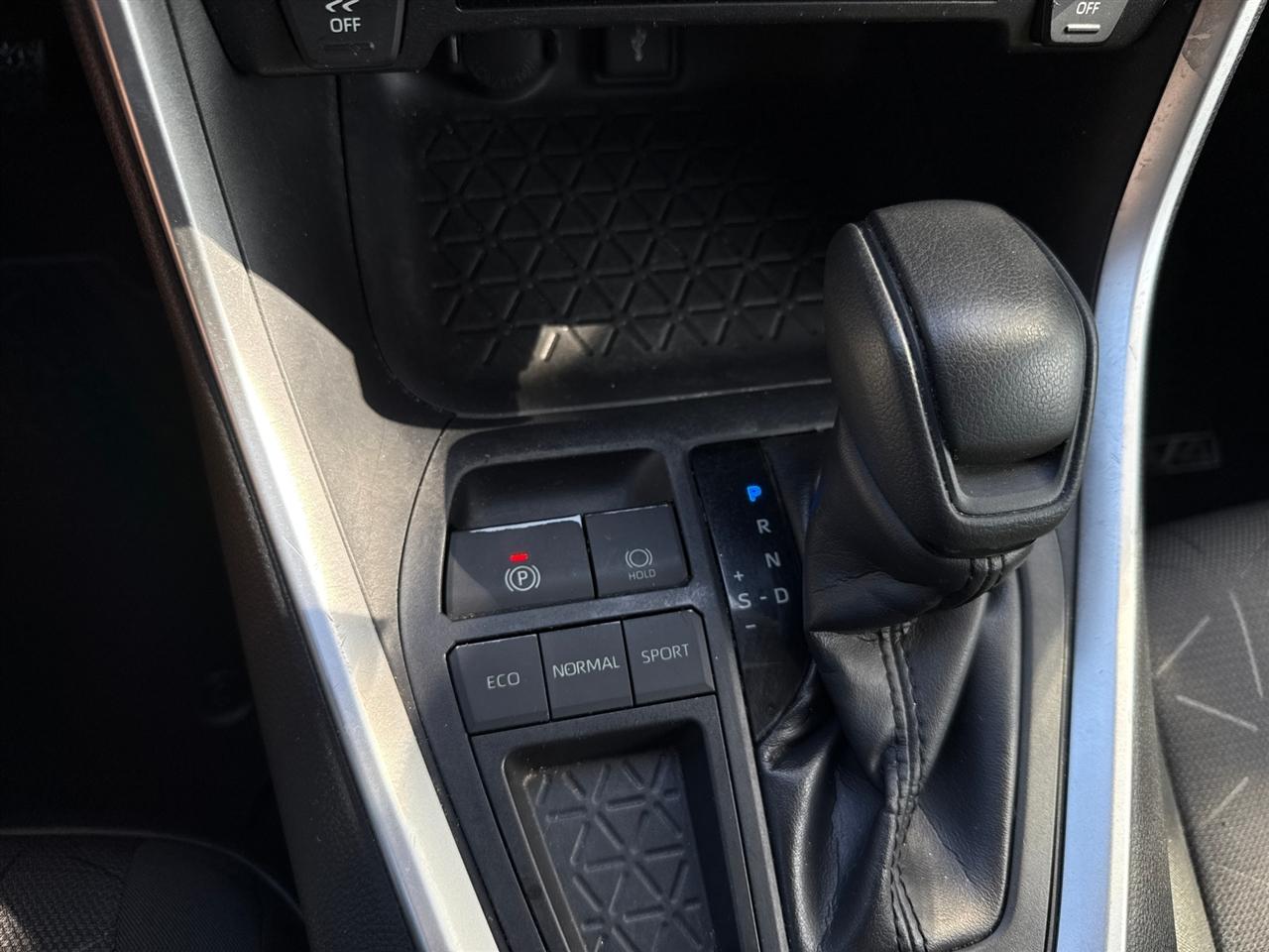 2020 Toyota RAV4 - $22,000