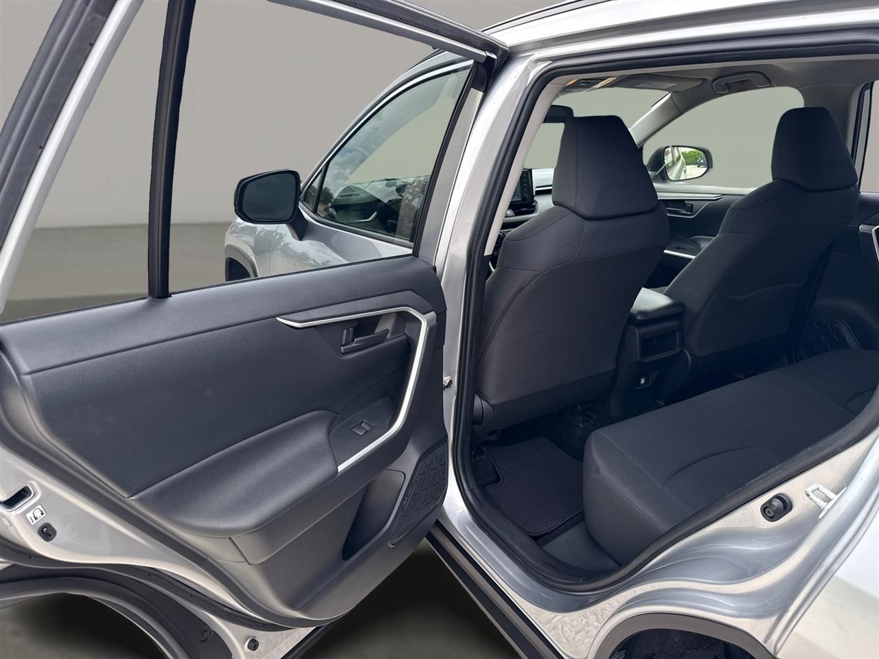 2019 Toyota RAV4 - $21,000