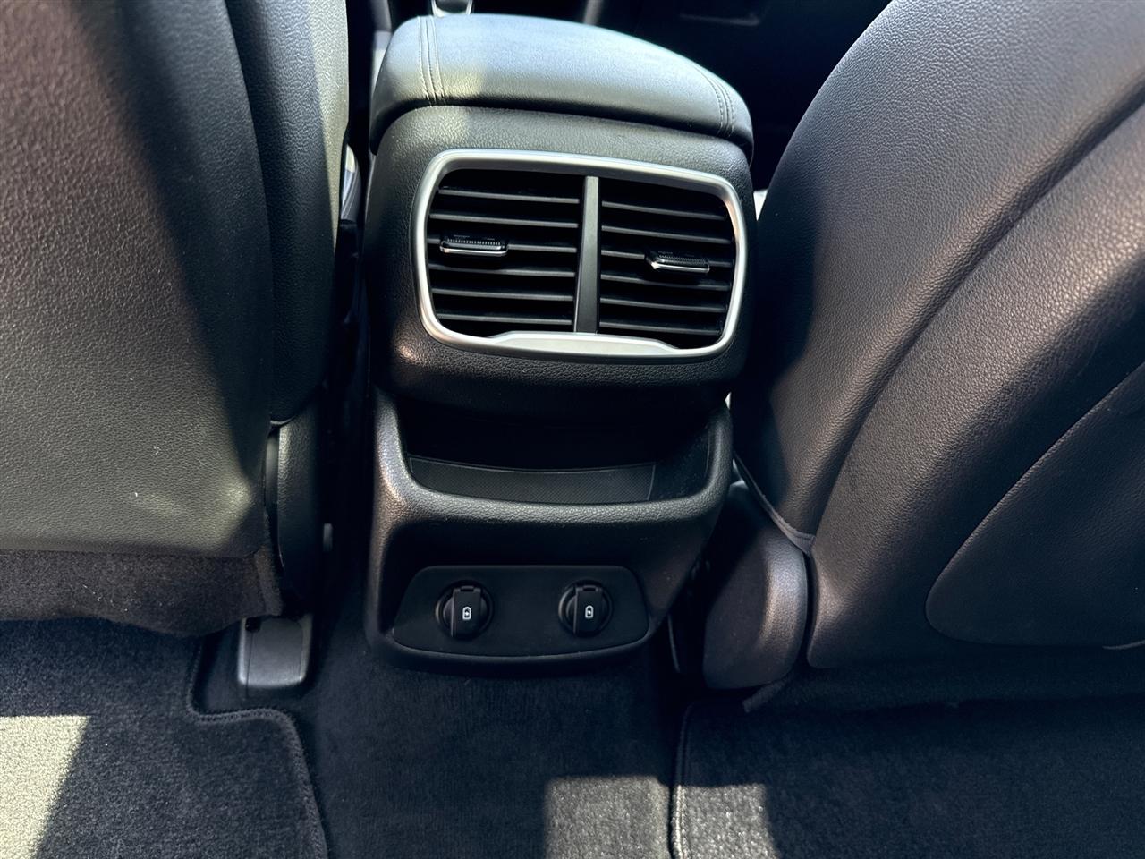 2020 Hyundai Santa Fe - $16,000