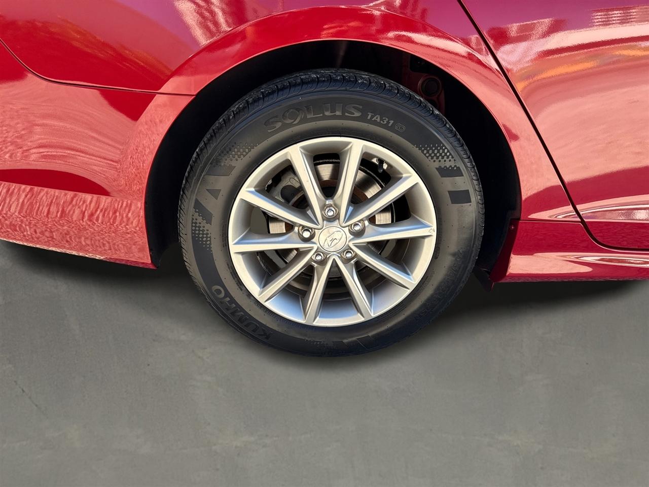 Hyundai Sonata photo 7