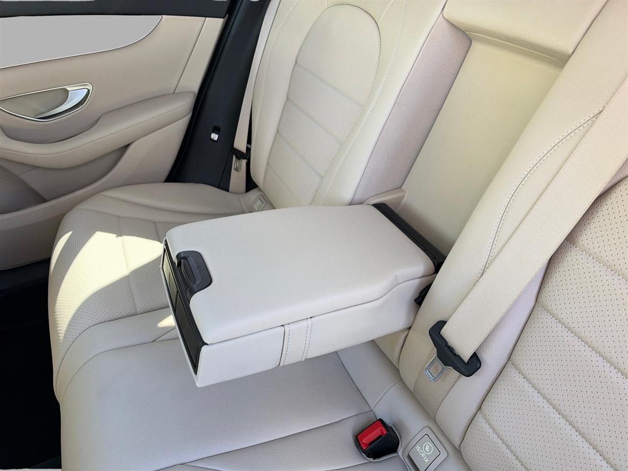 2016 Mercedes-Benz C-Class - $17,500
