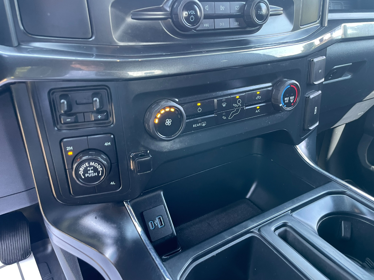 Ford F-150 XL SuperCrew 6.5-ft. Bed 4WD 2022 Ford F-150 XL SuperCrew 6.5-ft. Bed 4WD 2022