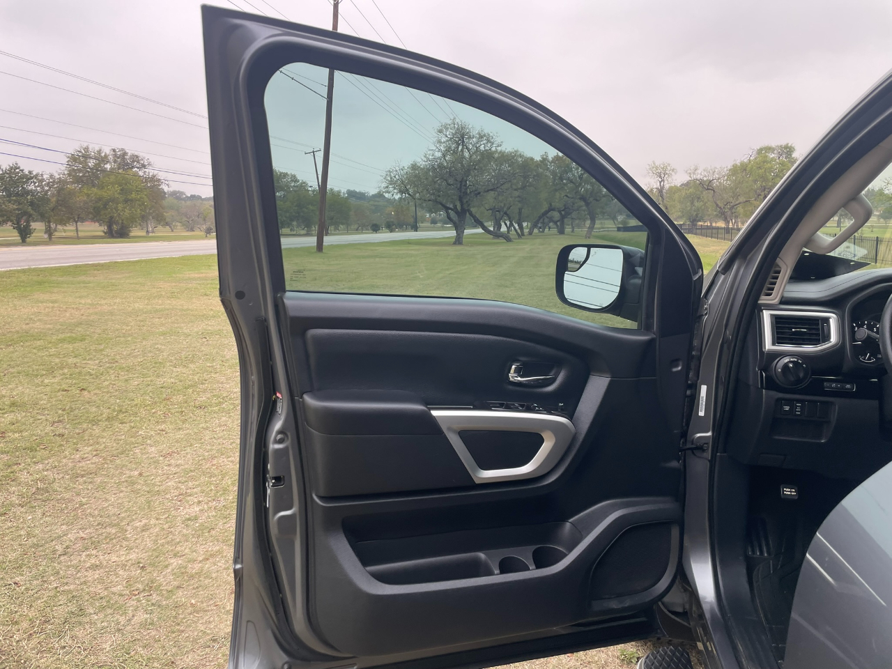 Nissan Titan Platinum Reserve Crew Cab 2WD 2020